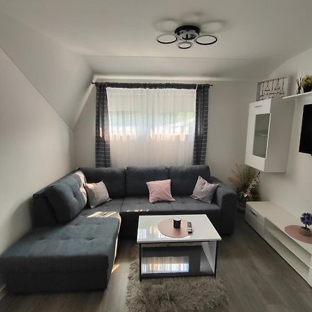 Appartement Happy Moments 1 à Gornje Jesenje Extérieur photo