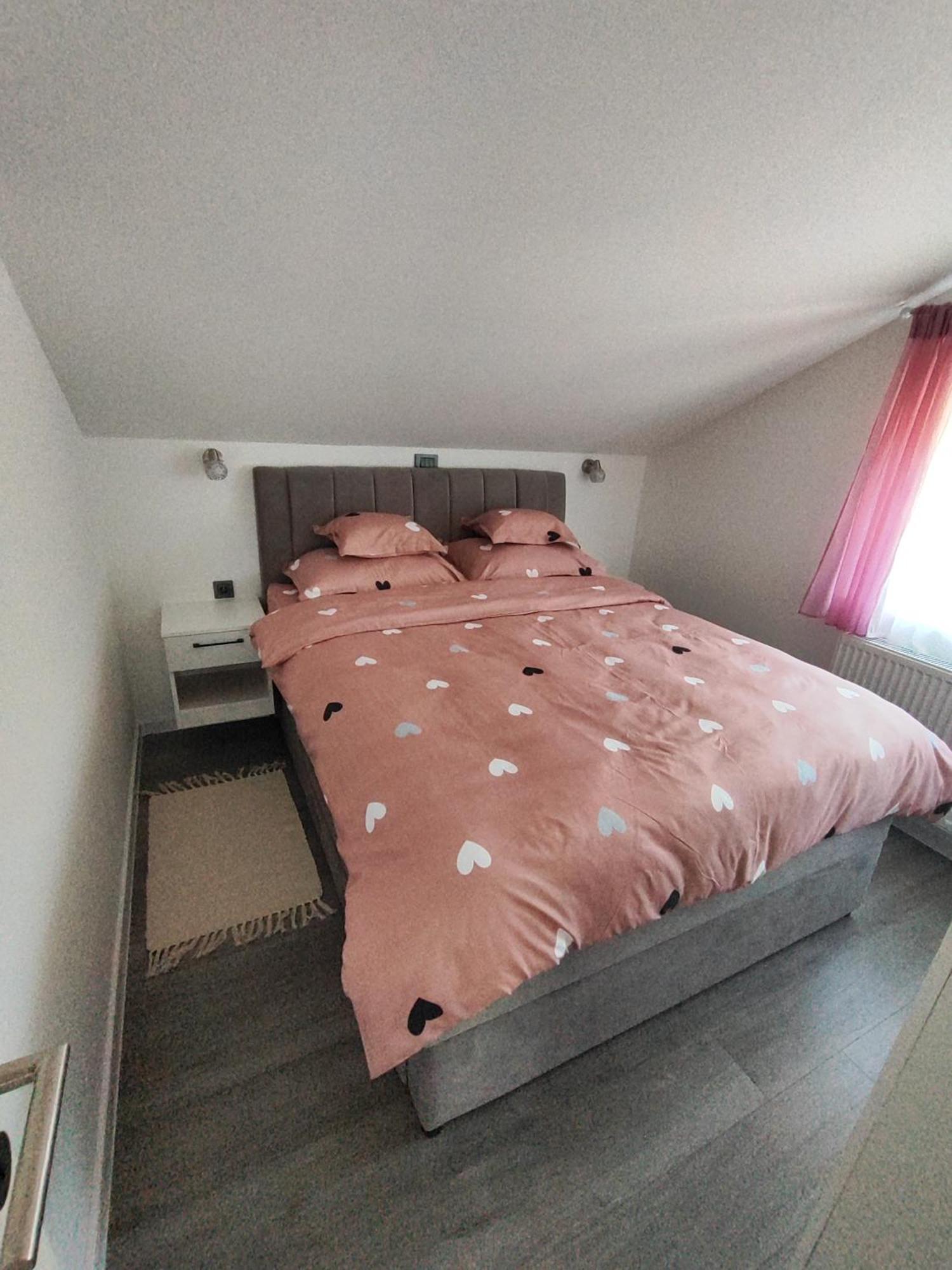 Appartement Happy Moments 1 à Gornje Jesenje Extérieur photo